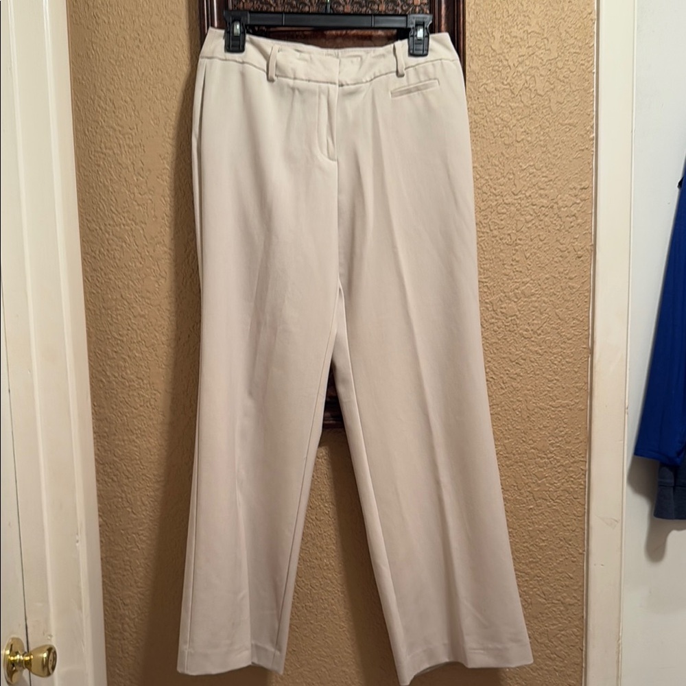 NWOT George Elegant Cream Mid Rise Women's Pants. 4 Petite.  29” inseam.